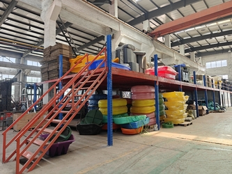 Changzhou Yingchuang Rotomolding Equipment Co,. Ltd linia produkcyjna producenta