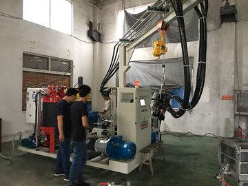 kupować Przemysłowa maszyna do tworzenia pianki z poliuretanu Wydajność pianki 20-50 kg/min online manufacture