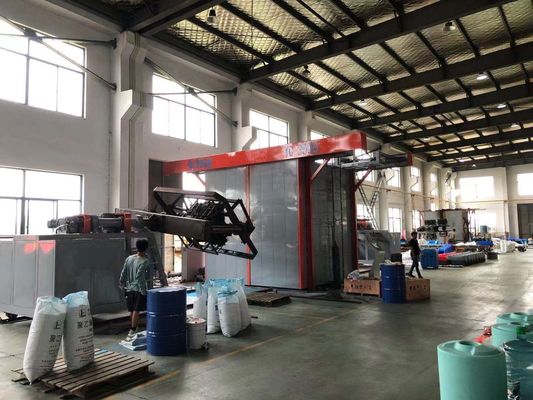 500000 Kcar/hr Shuttle Rotomolding Machine Do produkcji chłodnicy
